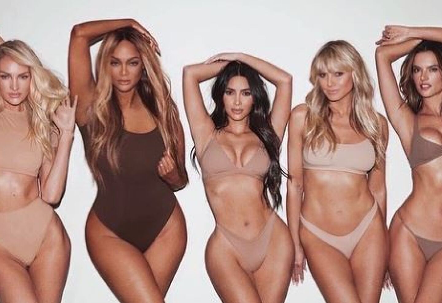 Kim Kardashian reuni varias supermodelos en la campa a de su